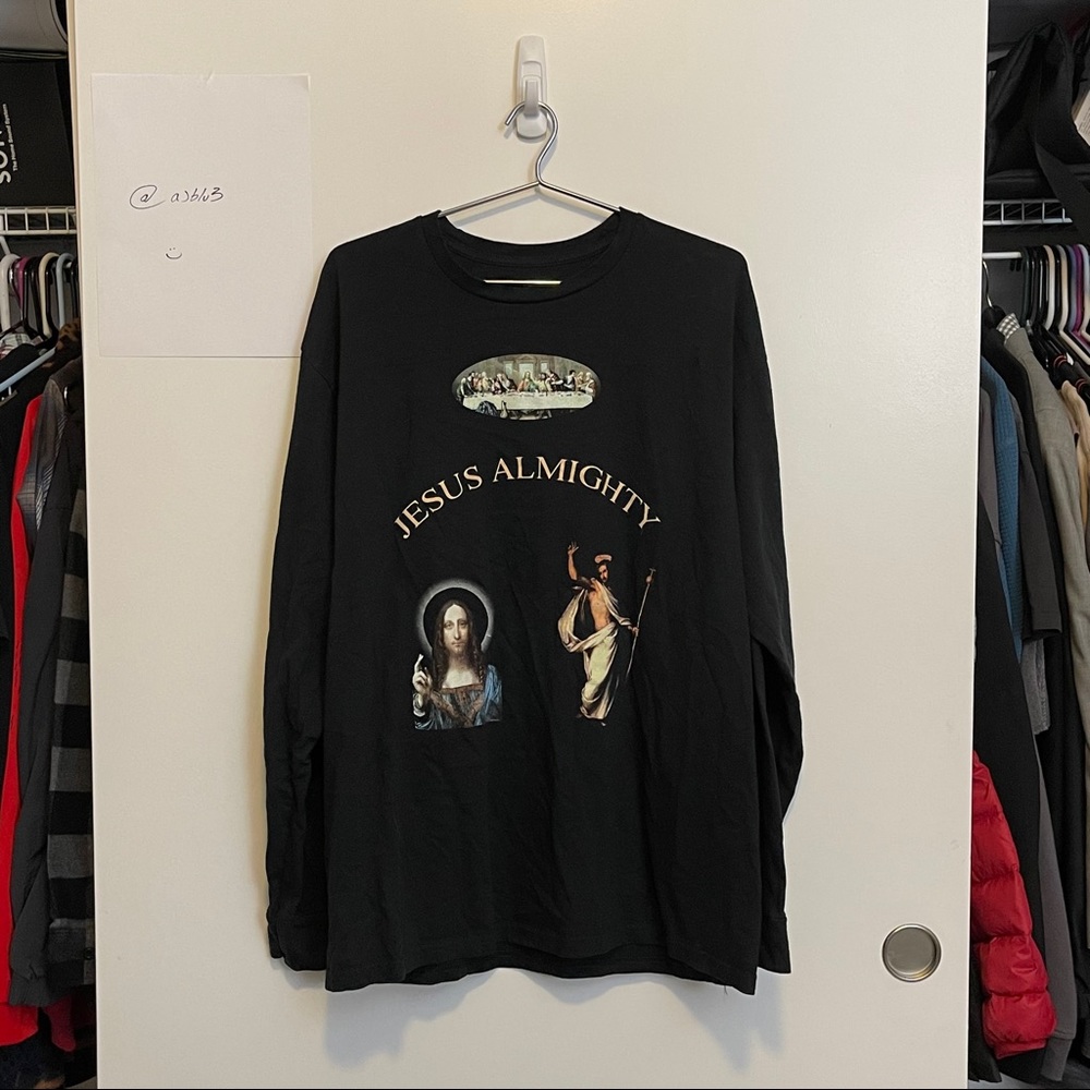 Black long sleeve shirt with design (L)